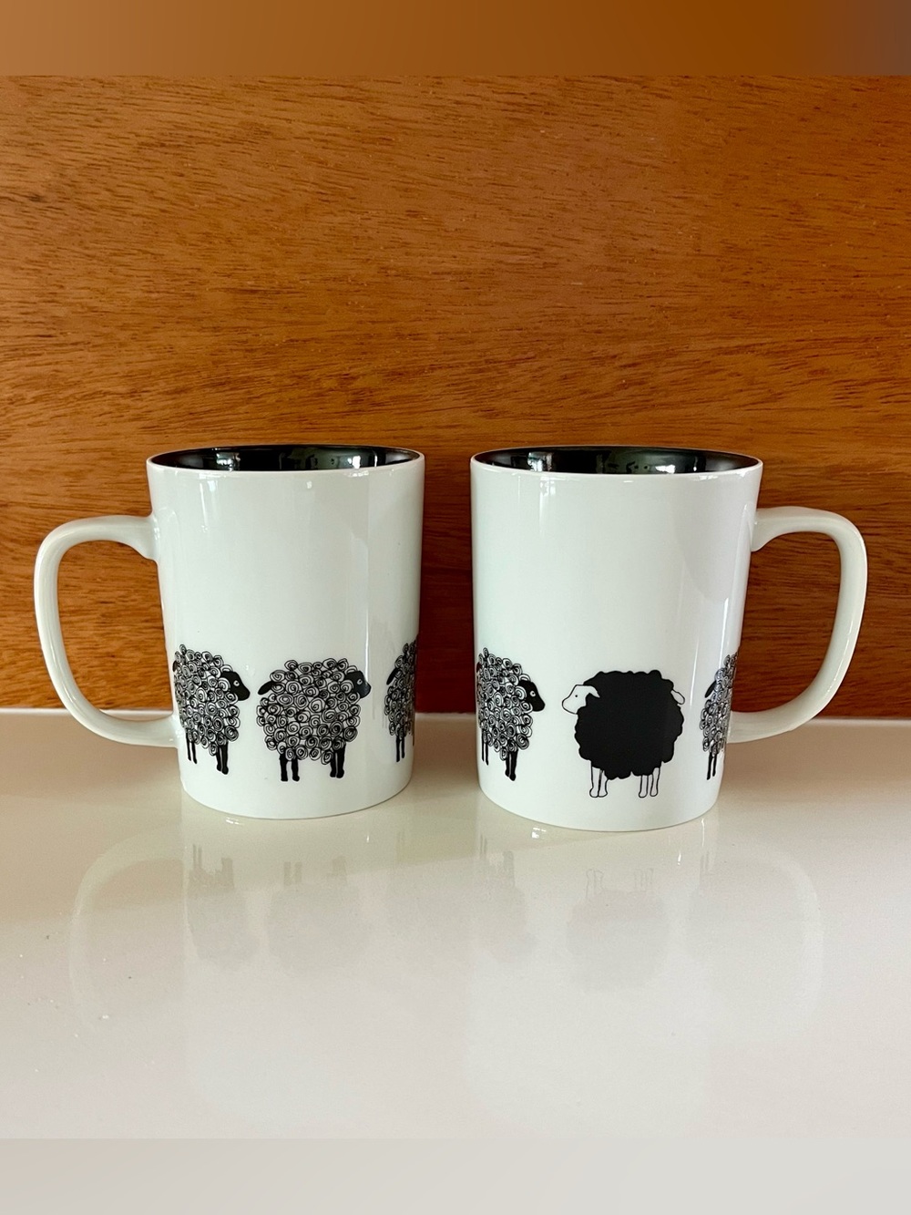 Set of 2 ceramic mugs Fitz & Floyd Variations black sheep